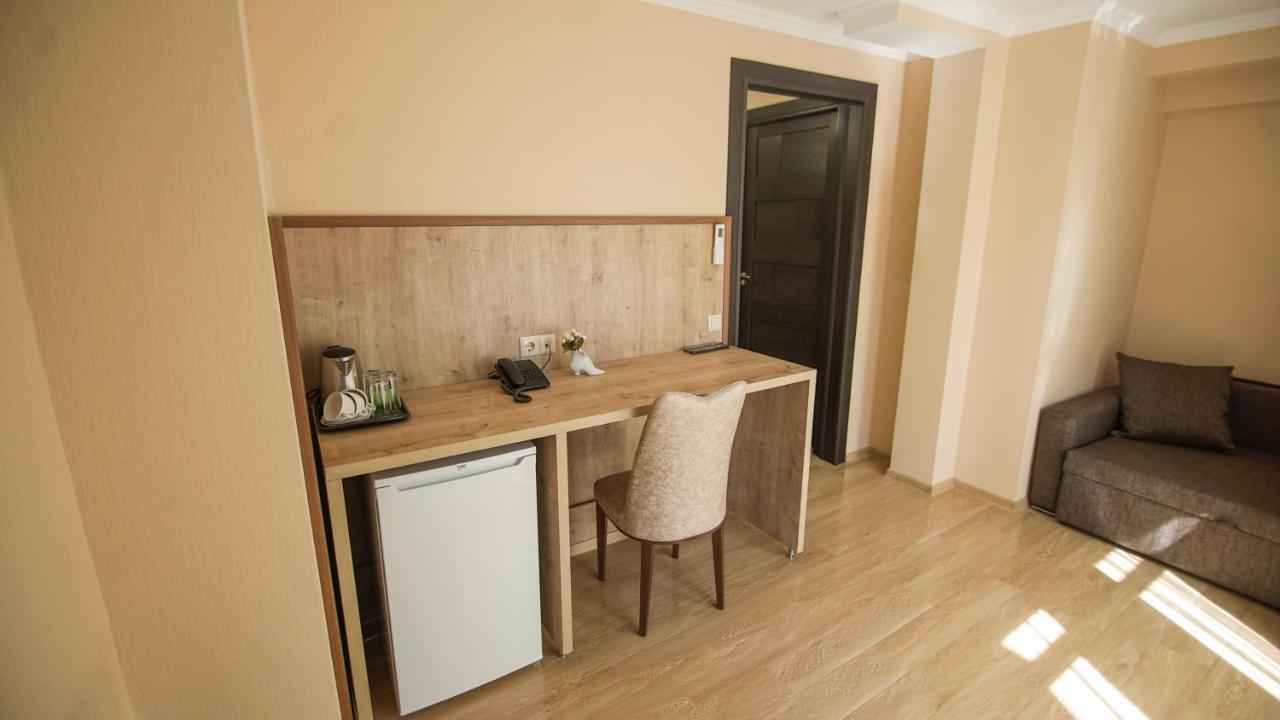 Hotel Juralius 第比利斯 外观 照片