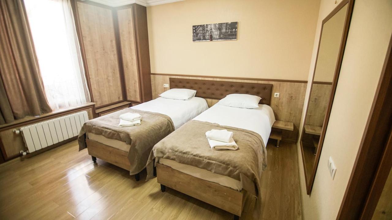Hotel Juralius 第比利斯 外观 照片