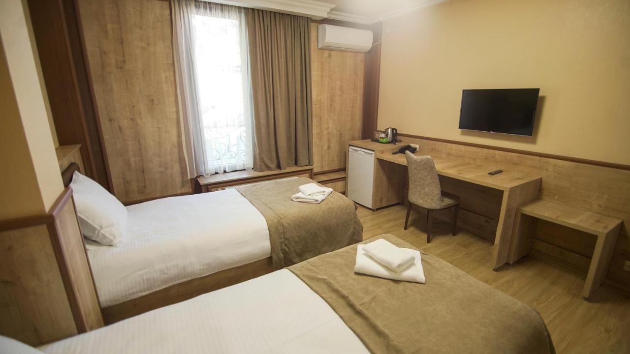 Hotel Juralius 第比利斯 外观 照片